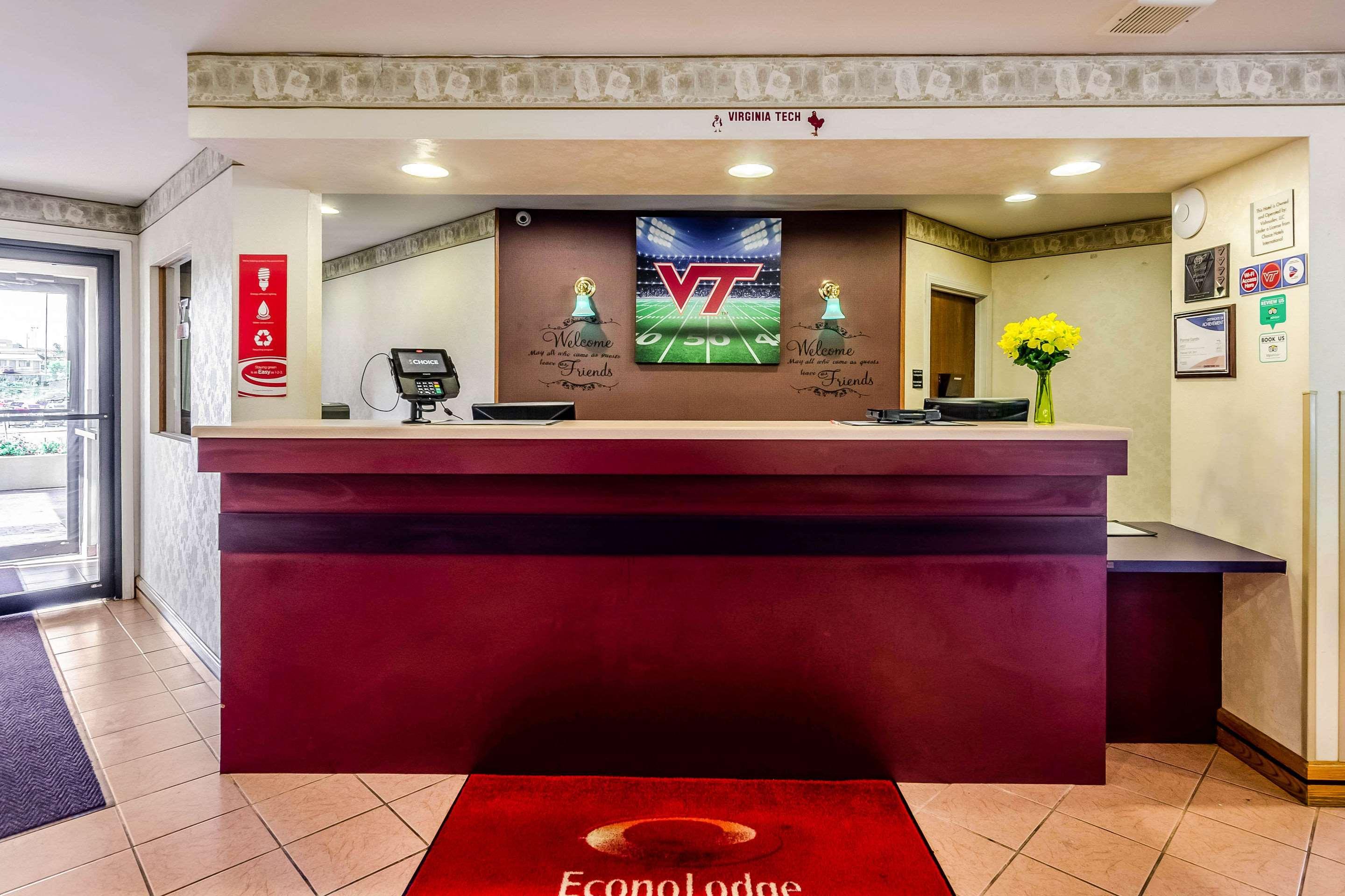 Econo Lodge Christiansburg-Blacksburg I-81 Exterior photo