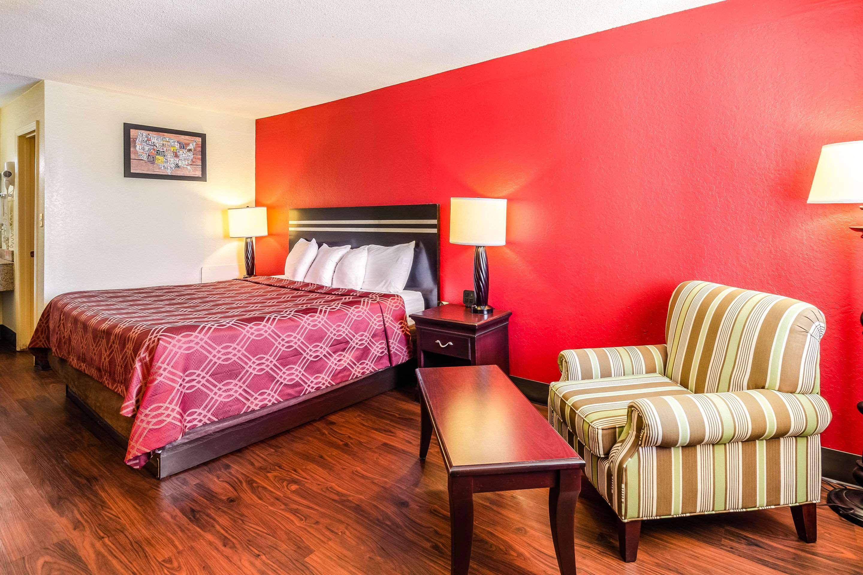 Econo Lodge Christiansburg-Blacksburg I-81 Exterior photo