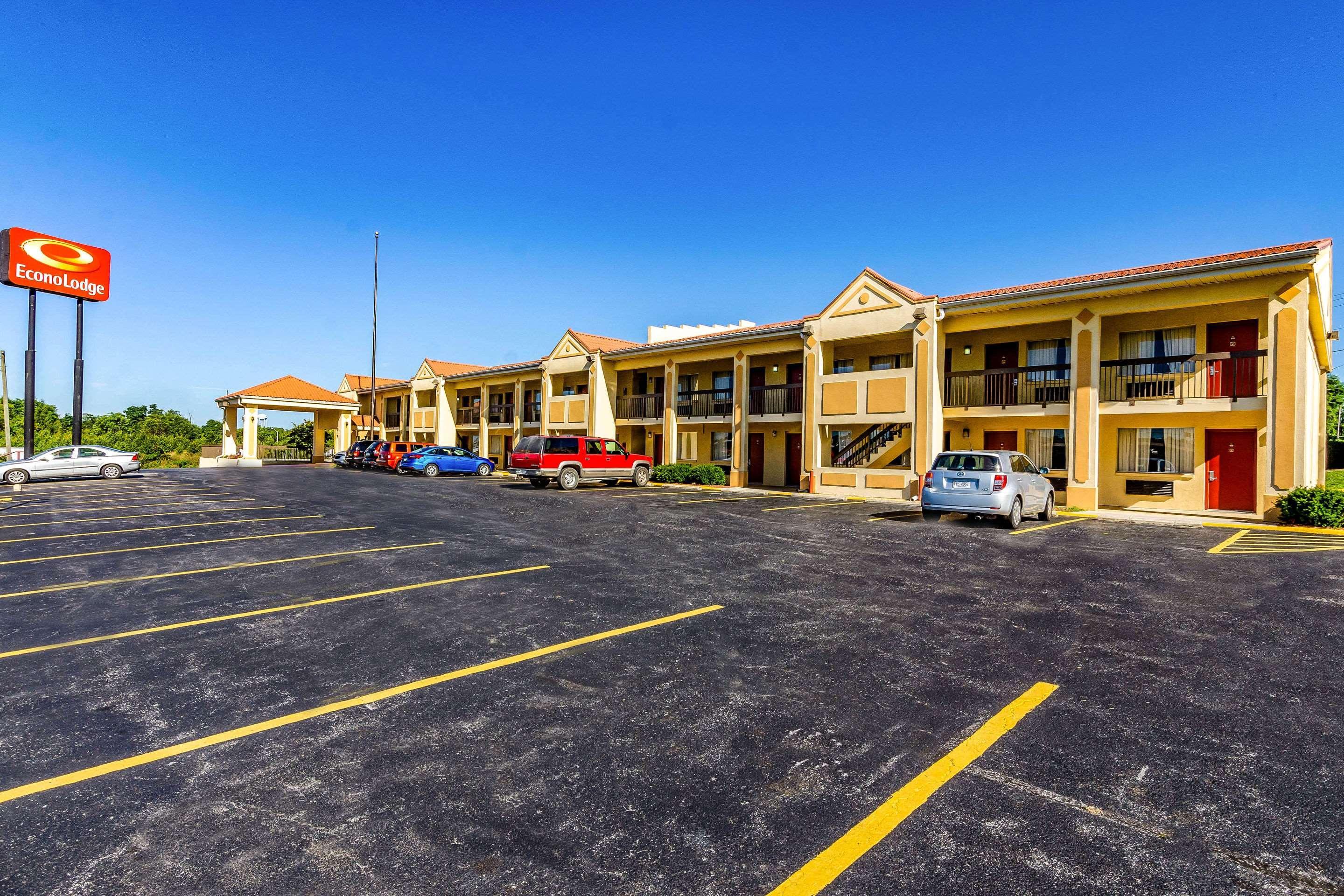 Econo Lodge Christiansburg-Blacksburg I-81 Exterior photo