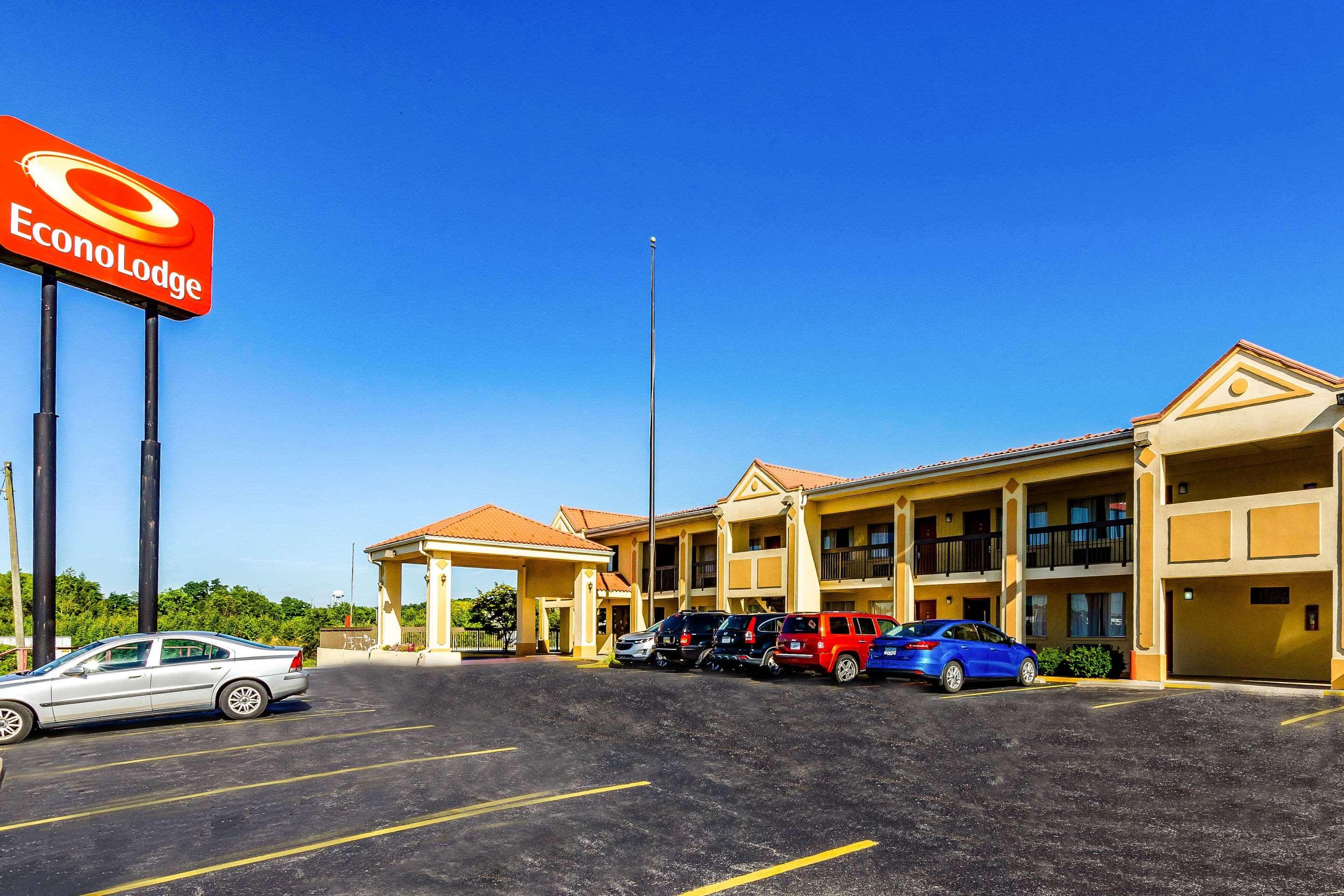 Econo Lodge Christiansburg-Blacksburg I-81 Exterior photo