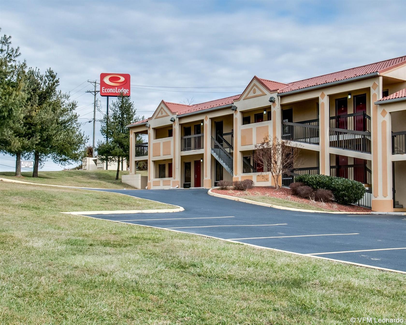 Econo Lodge Christiansburg-Blacksburg I-81 Exterior photo