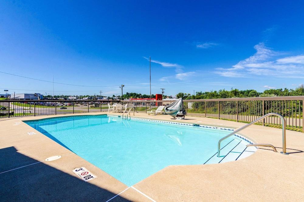 Econo Lodge Christiansburg-Blacksburg I-81 Exterior photo