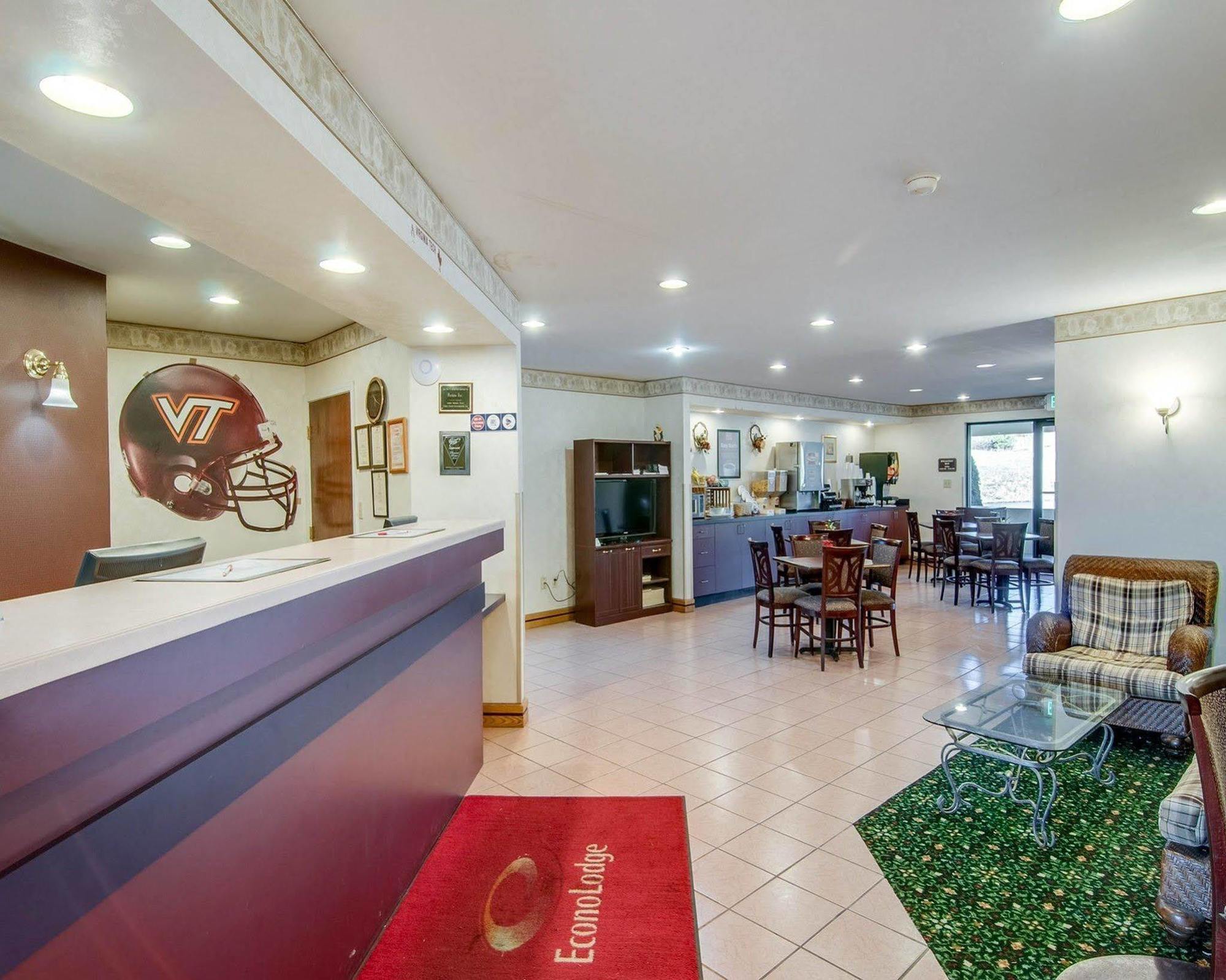 Econo Lodge Christiansburg-Blacksburg I-81 Exterior photo