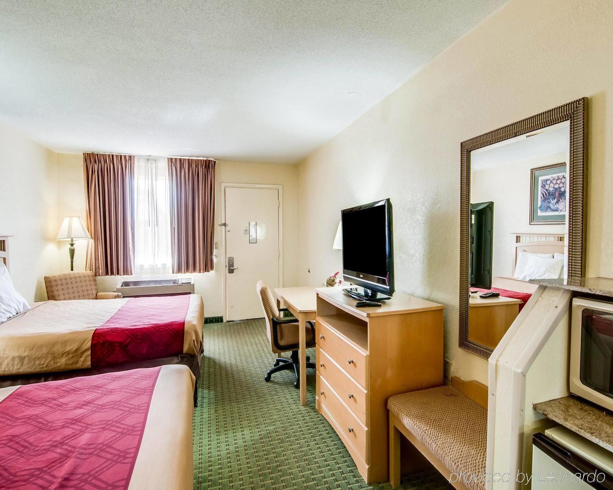 Econo Lodge Christiansburg-Blacksburg I-81 Exterior photo